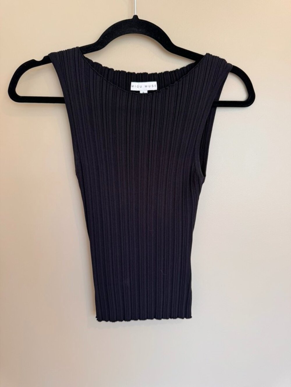 90's black tank top - small